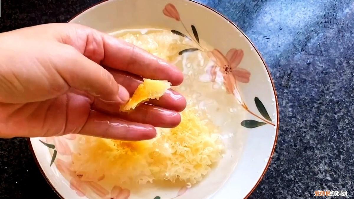 百合银耳莲子汤