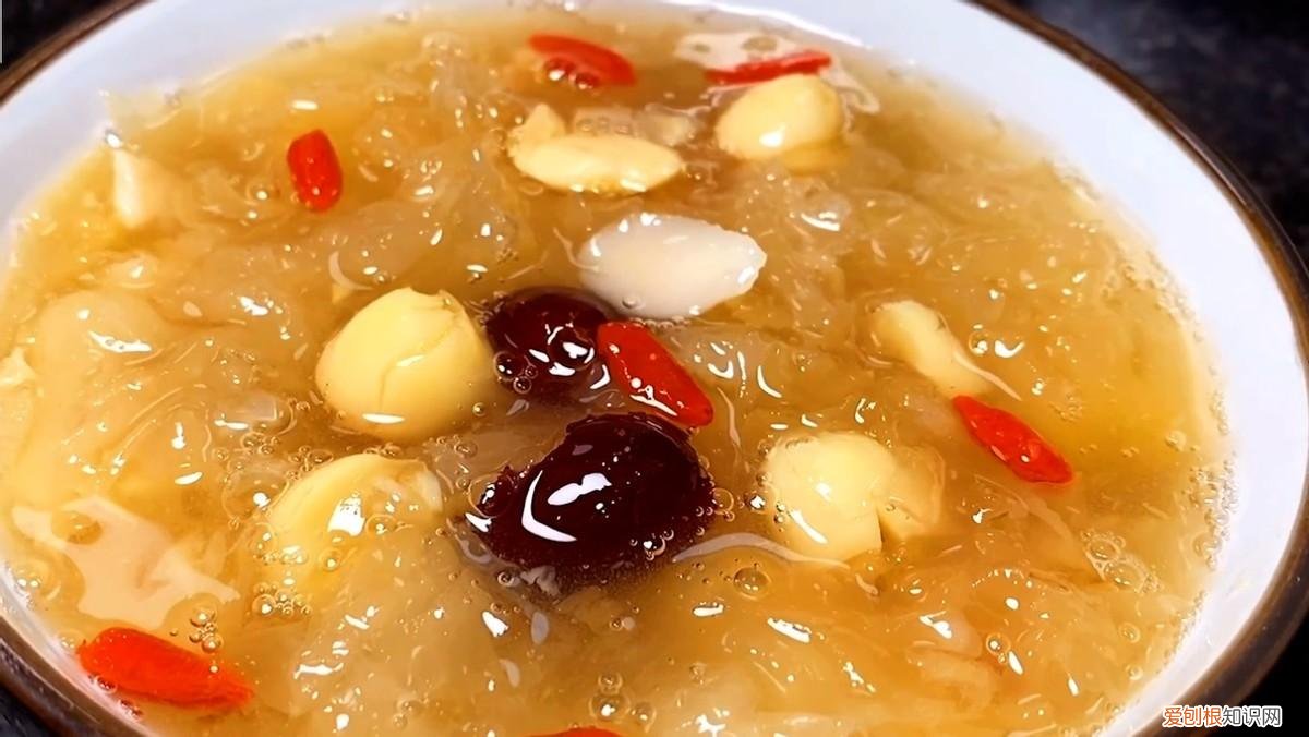 百合银耳莲子汤