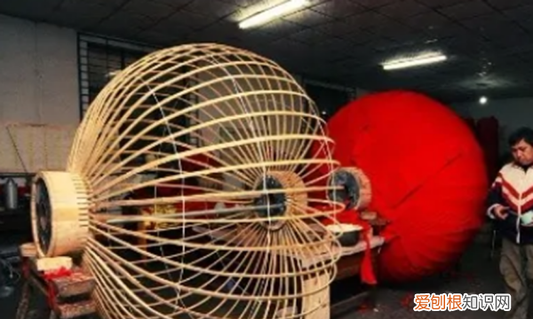 红灯笼的制作方法，红灯笼手工制作方法视频