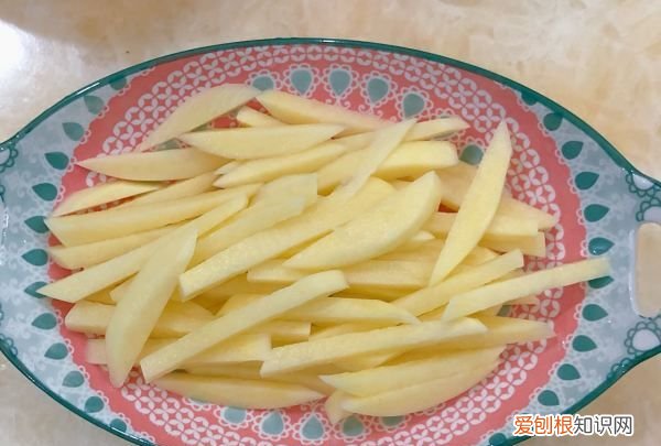 牛肉炒土豆的做法，土豆丝炒牛肉的做法