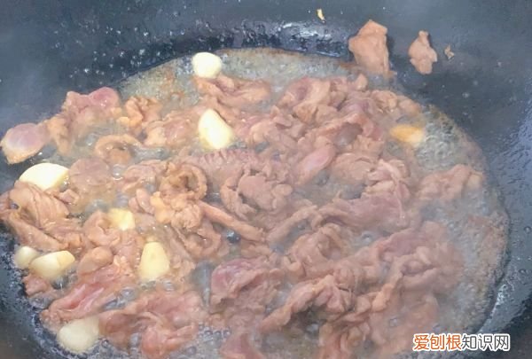 牛肉炒土豆的做法，土豆丝炒牛肉的做法