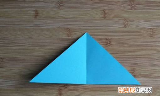 剪纸雪花步骤图片，手工雪花是怎么剪的