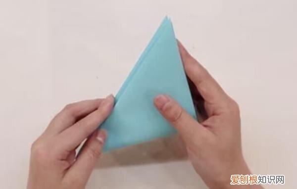 剪纸雪花步骤图片，手工雪花是怎么剪的