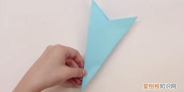 剪纸雪花步骤图片，手工雪花是怎么剪的