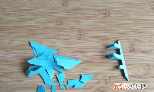 剪纸雪花步骤图片，手工雪花是怎么剪的