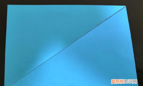 剪纸雪花步骤图片，手工雪花是怎么剪的