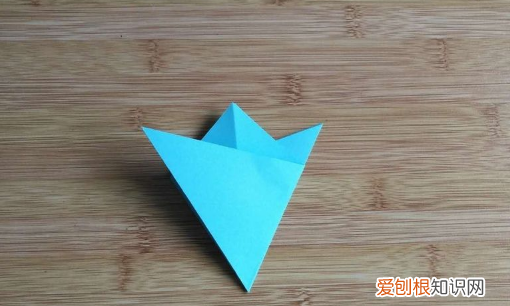 剪纸雪花步骤图片，手工雪花是怎么剪的