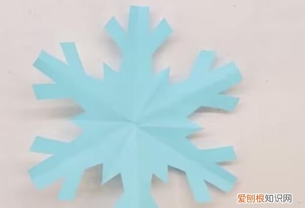 剪纸雪花步骤图片，手工雪花是怎么剪的