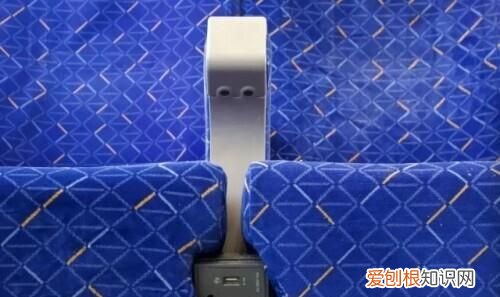 超全火车上的这些地方都能充电