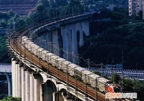 超全火车上的这些地方都能充电