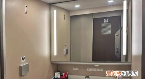 超全火车上的这些地方都能充电