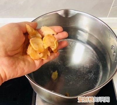 荠菜鱼丸怎么烧汤好吃 荠菜鱼丸汤的做法大全