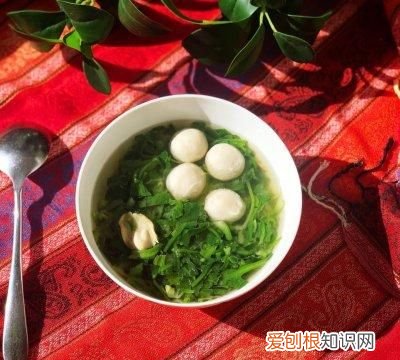 荠菜鱼丸怎么烧汤好吃 荠菜鱼丸汤的做法大全