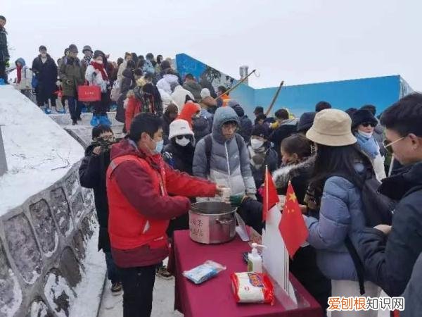 峨眉山金顶大酒店悦霞楼