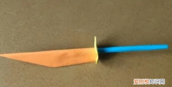 纸刀怎么做,手工折纸—如何用纸来折小刀