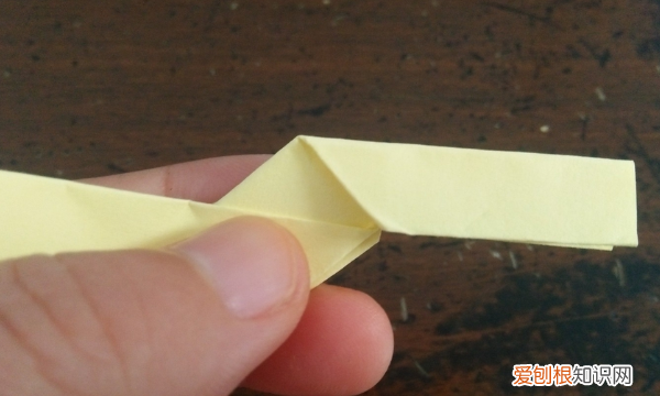 纸刀怎么做,手工折纸—如何用纸来折小刀