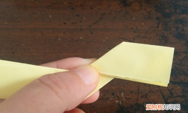 纸刀怎么做,手工折纸—如何用纸来折小刀