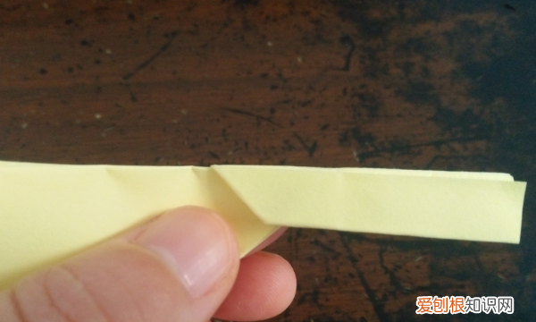 纸刀怎么做，手工折纸—如何用纸来折小刀