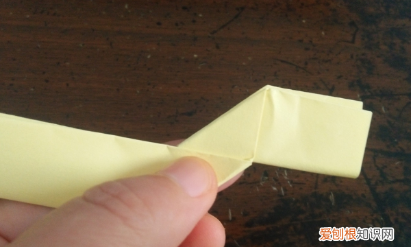 纸刀怎么做,手工折纸—如何用纸来折小刀