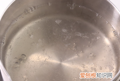 白凉粉怎么做果冻，白凉粉果冻怎么做的简单做法