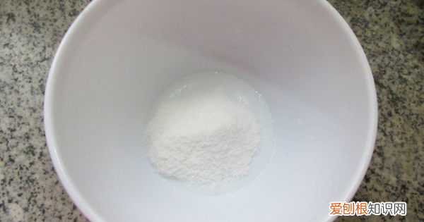 白凉粉怎么做果冻，白凉粉果冻怎么做的简单做法