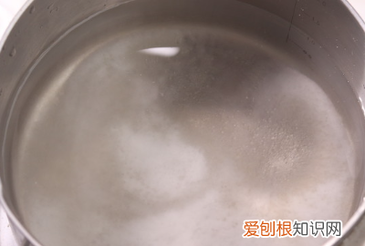 白凉粉怎么做果冻，白凉粉果冻怎么做的简单做法