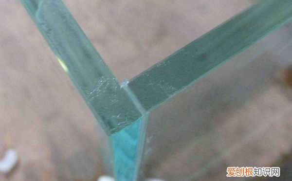 高档亚克力鱼缸用什么胶水，粘亚克力板用什么胶水最好