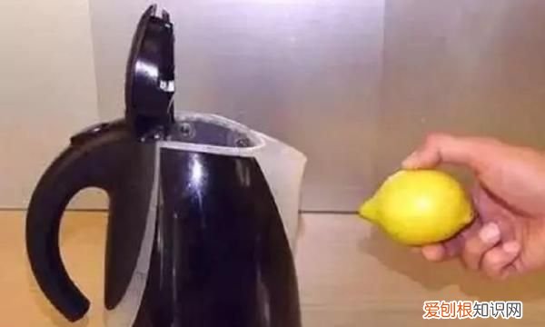 烧水壶里的水垢怎么去除，如何去除电热水壶里的水垢