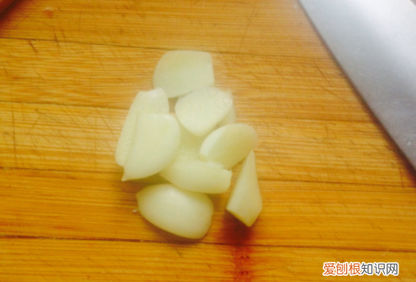 洋葱炒粉丝的做法，洋葱鸡蛋粉条怎么炒好吃又简单