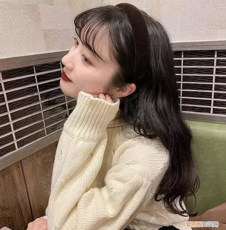 巧克力色头发适合年龄