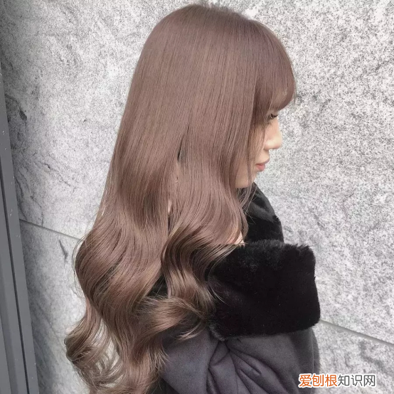 巧克力色头发适合年龄