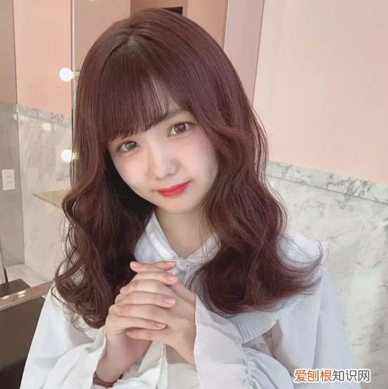 巧克力色头发适合年龄