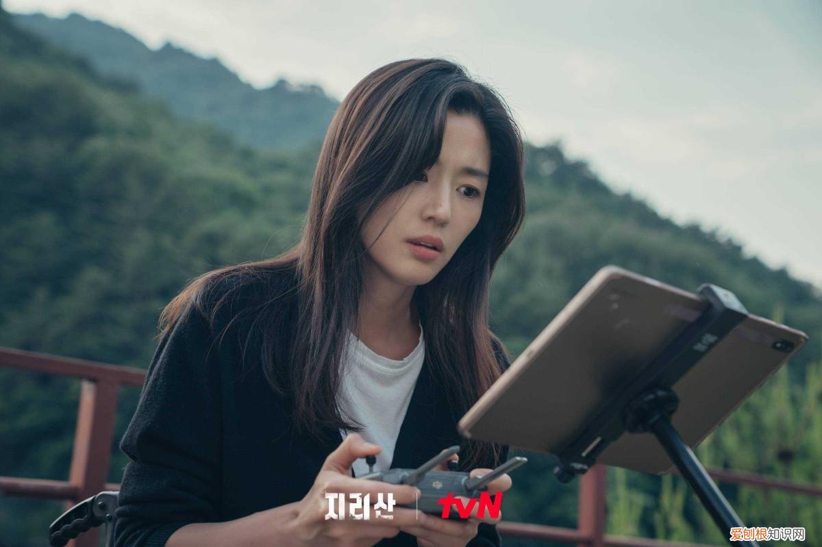 穿透屋顶的high kick结局