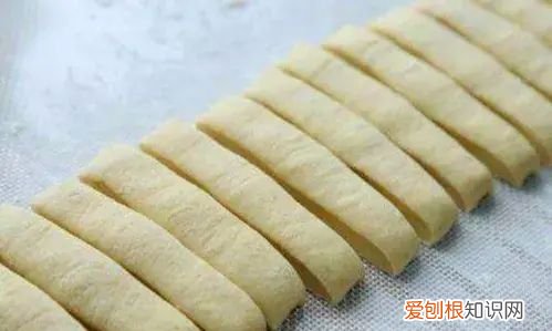 金黄酥脆空心大油条的正规配方,广式香酥大空心油条配方及做法