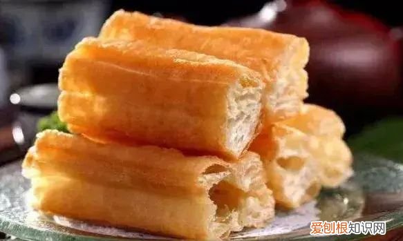 金黄酥脆空心大油条的正规配方,广式香酥大空心油条配方及做法