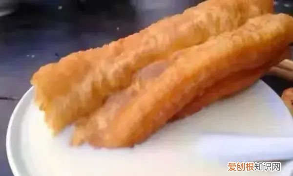 金黄酥脆空心大油条的正规配方,广式香酥大空心油条配方及做法