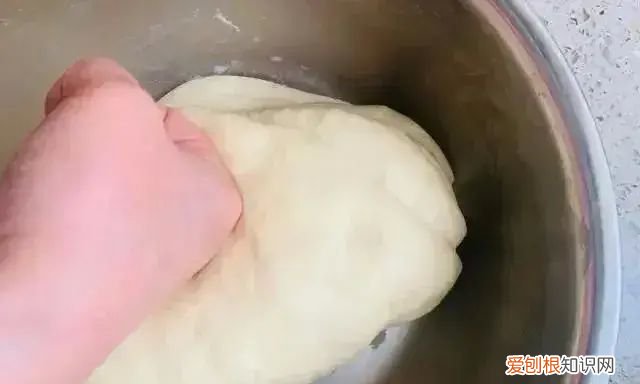 金黄酥脆空心大油条的正规配方,广式香酥大空心油条配方及做法