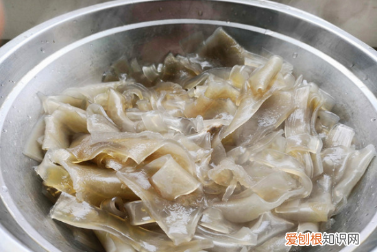 鸡架汤怎么熬会更鲜,鸡架子怎么熬汤最白