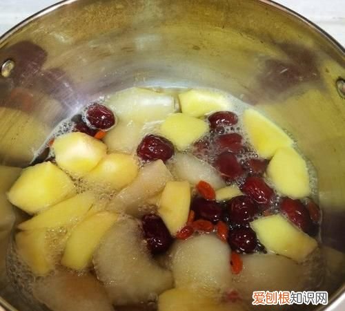 煮苹果的水可以喝吗,柚子皮和苹果梨煮水是苦的可以喝