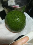 艾叶青团为什么发暗，青团表面不光滑什么原因