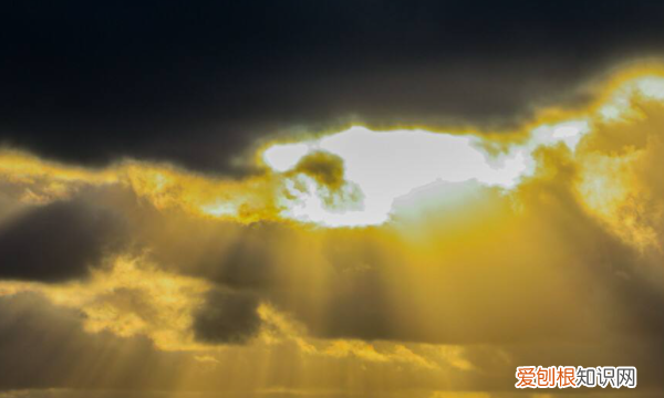 旧貌换新颜的下一句，春来春去春常在求下联