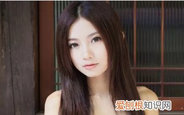 拉直头发伤头发，拉直伤头发还是染发伤头发