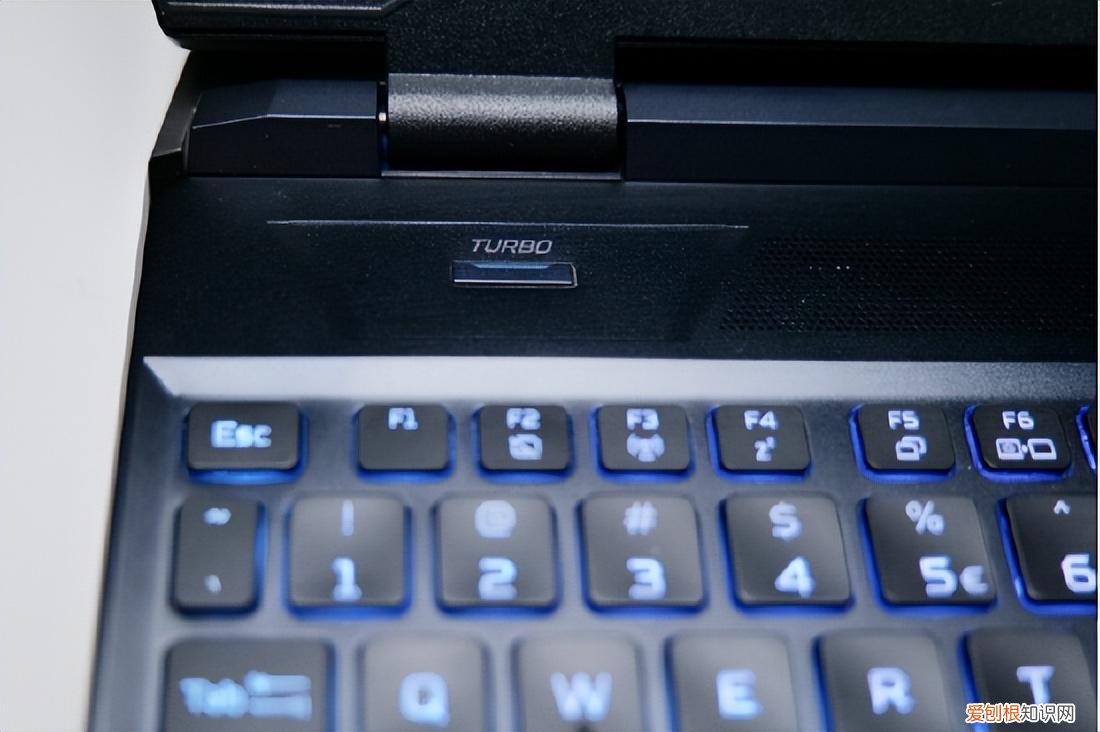 掠夺者战斧300，超强性能释放游戏利器