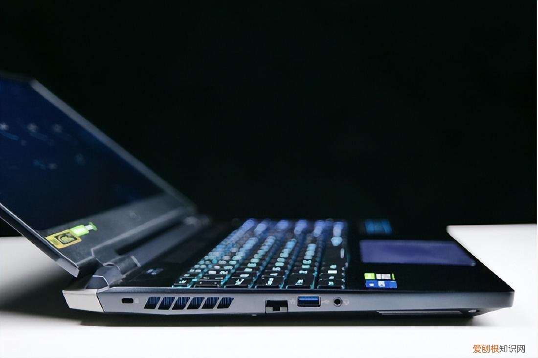 掠夺者战斧300，超强性能释放游戏利器