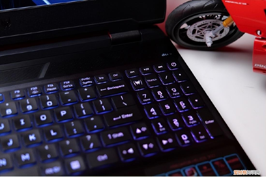 掠夺者战斧300，超强性能释放游戏利器