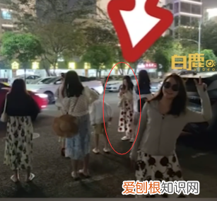 女子买网红裙到海南度假,一天撞衫4次