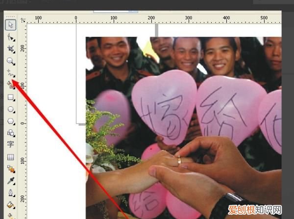 cdr要咋得才可以用裁剪工具，cdr软件如何使用贝塞尔工具