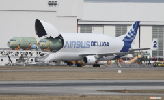 造大飞机有多难？100万零件送往6个总装厂，其中一个在中国