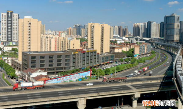 玉山镇属于哪个省哪个市，我国千强镇之首的玉山镇属于几线城市呢