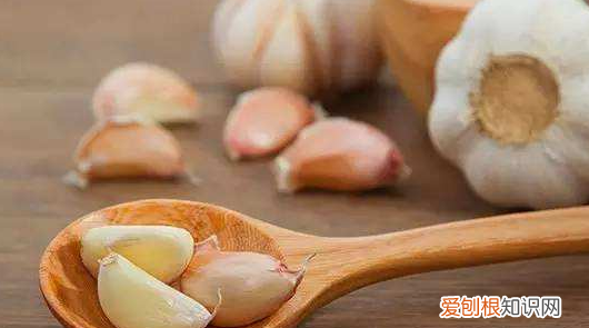 吃了蒜蓉嘴巴怎么去味,吃完蒜蓉口臭怎么解决小妙招